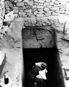 Why Do Mummies Matter? Because They Talk! 99 Tut05