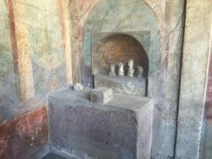 Lifestyles of the Roman Rich and Famous: Houses and Villas at Pompeii 142 Lifestyles of the Roman Rich and Famous: Houses and Villas at Pompeii