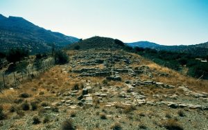 The Neolithic Cultures of Thessaly, Crete, and the Cyclades 43 The Neolithic Cultures of Thessaly, Crete, and the Cyclades