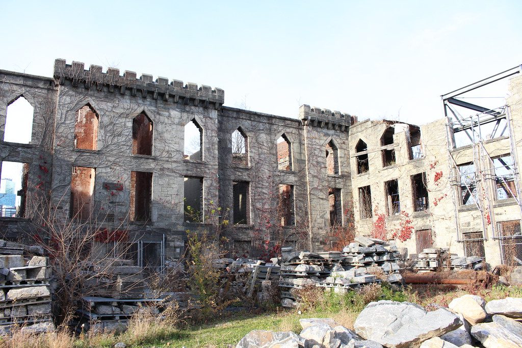 Government Pandemic Response in the 19th Century: Communities and the Struggle for Public Health 8 Government Pandemic Response in the 19th Century: Communities and the Struggle for Public Health