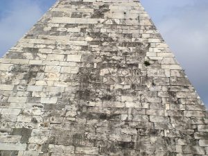 Accessing Afterlife: Tombs of Roman Aristocrats, Freedmen, and Slaves