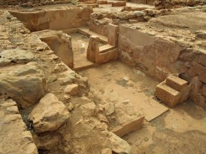 The Archaeology of Middle Minoan Crete
