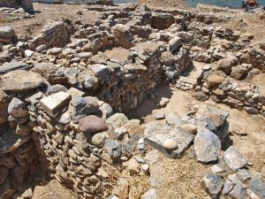 The Archaeology of Middle Minoan Crete