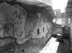 The Mills-Bakeries of Ancient Ostia and the Distributions of Free Grain