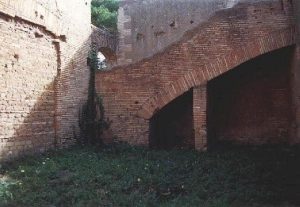 The Mills-Bakeries of Ancient Ostia and the Distributions of Free Grain