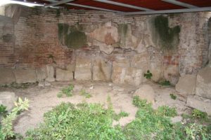 The Mills-Bakeries of Ancient Ostia and the Distributions of Free Grain