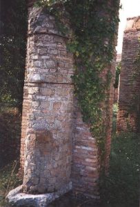 The Mills-Bakeries of Ancient Ostia and the Distributions of Free Grain