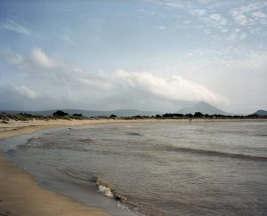 A Greek Warrior's Tomb 3,500 Years Old Sheds More Evidence on Early Minoan-Mycenaean Interchange 43 A Greek Warrior's Tomb 3,500 Years Old Sheds More Evidence on Early Minoan-Mycenaean Interchange