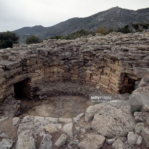 Mycenaean Tholos Tombs and Early Mycenaean Settlements 50 Mycenaean Tholos Tombs and Early Mycenaean Settlements