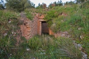 Mycenaean Tholos Tombs and Early Mycenaean Settlements 44 Mycenaean Tholos Tombs and Early Mycenaean Settlements