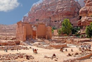 Petra: The Rose-Red City of the Nabataeans 48 Petra: The Rose-Red City of the Nabataeans