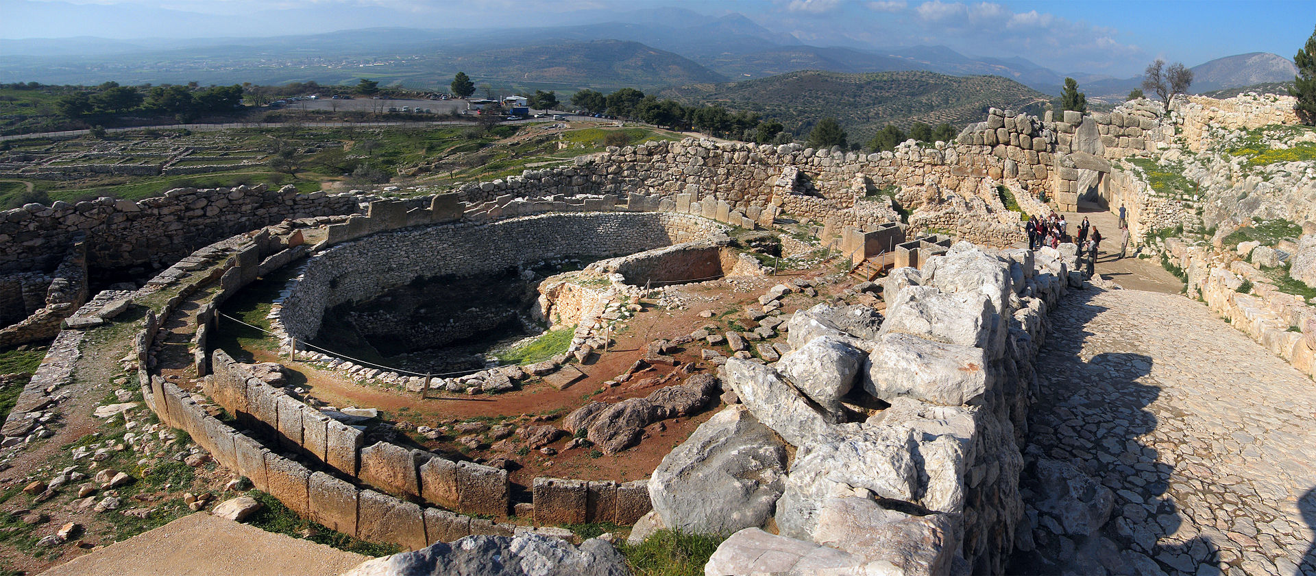 The Shaft Graves of Mycenae - Brewminate: A Bold Blend of News and