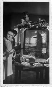 Divine Images as Beings in Western Europe, 1500-1960: Blood, Sweat, and Tears