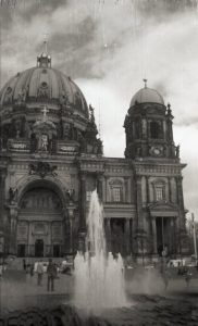 Love, Death, and Blissful Ignorance: Pliny and the Origins of Photography 23 Love, Death, and Blissful Ignorance: Pliny and the Origins of Photography