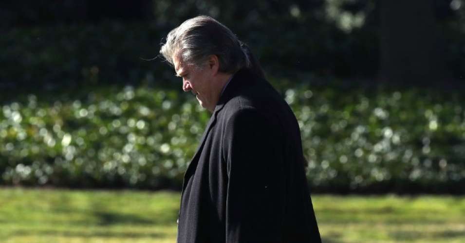 081817-01-Bannon-Trump