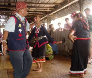 What Religious Beliefs Reveal about Post-Truth Politics 21 What Religious Beliefs Reveal about Post-Truth Politics