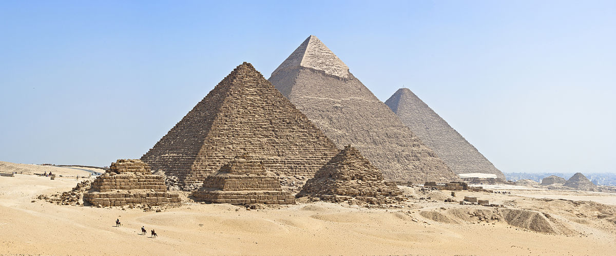 The Pyramids Of Khufu Khafre Menkaure And The Great Sphinx At Giza 