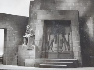 Heroic Aberration in the Agamemnon of Aeschylus