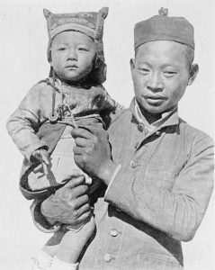 Yvette Borup Andrews: Photographing Central Asia in the Early 20th Century 32 Yvette Borup Andrews: Photographing Central Asia in the Early 20th Century