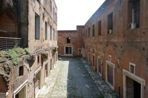 Final and Largest of Rome's Imperial Fora: The Forum and Markets of Trajan 51 Final and Largest of Rome's Imperial Fora: The Forum and Markets of Trajan