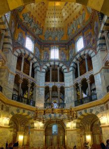 A Classical Architectural Revival in the Palatine Chapel at Aachen 7 A Classical Architectural Revival in the Palatine Chapel at Aachen