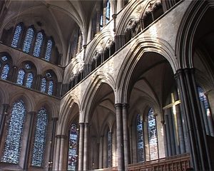 gothic architecture cathedral salisbury medieval end europe islamic east revival characteristics introduction arch khan history dame academy pointed arches church