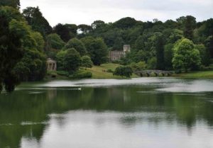 The garden of Stourhead (in the photo we see the Temple of Flora [left], the bridge and the church) was commissioned by Henry Hoare Jnr after he returned in 1743 from a grand tour of Italy.