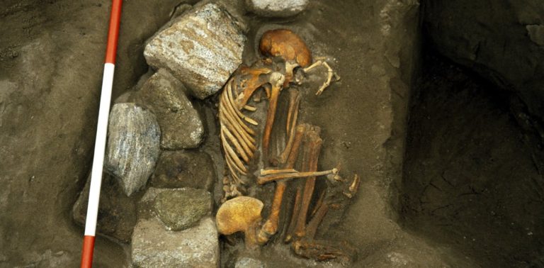 042318-17-Archaeology-Britain-England-Bronze-Age-Mummy-Mummies