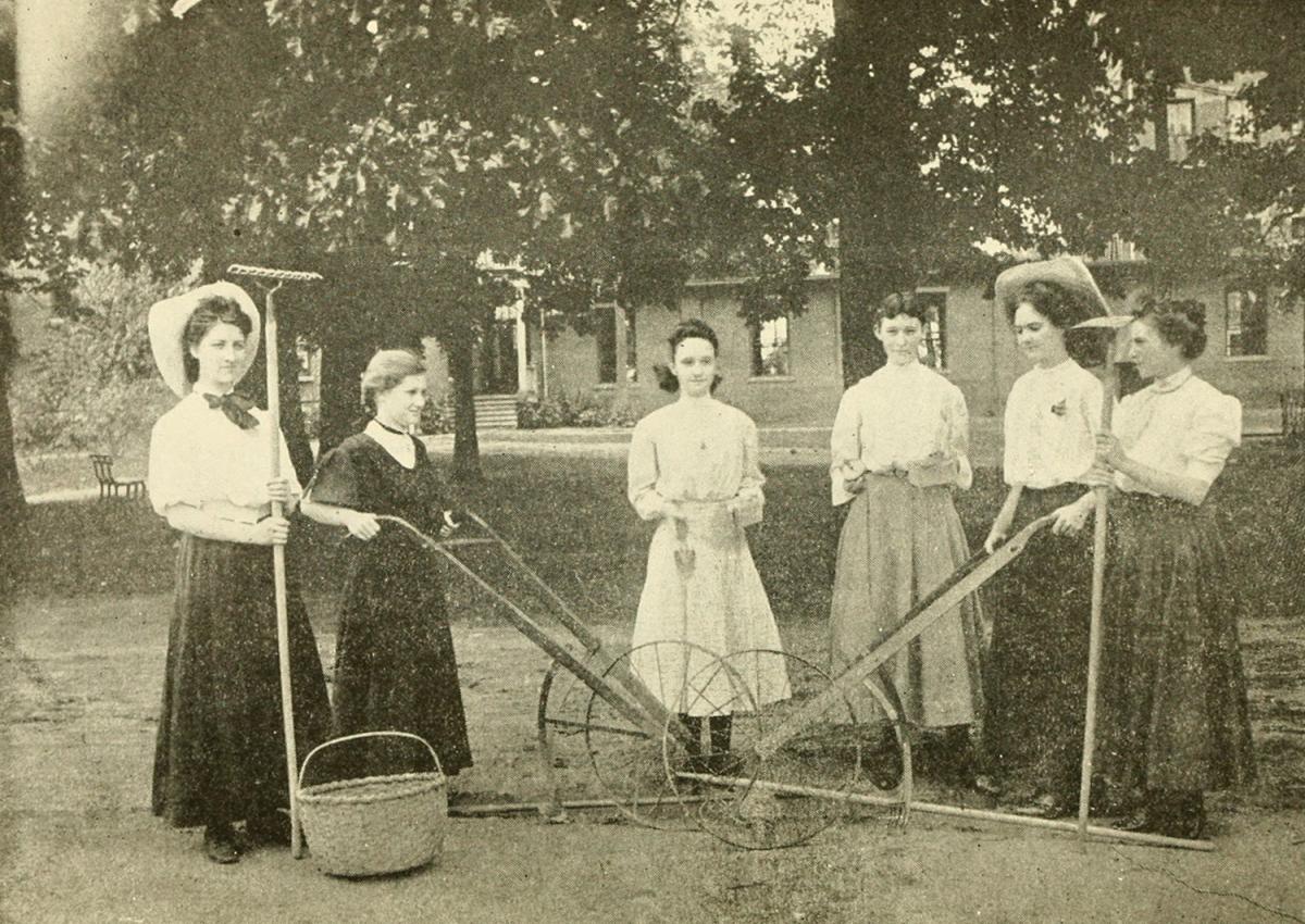 Farm Women In The 1800s