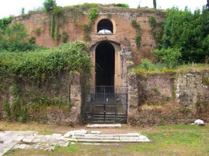 Rome's First Emperor Died 2,000 Years Ago - His Tomb is Now Used as a Toilet 16 Rome's First Emperor Died 2,000 Years Ago - His Tomb is Now Used as a Toilet