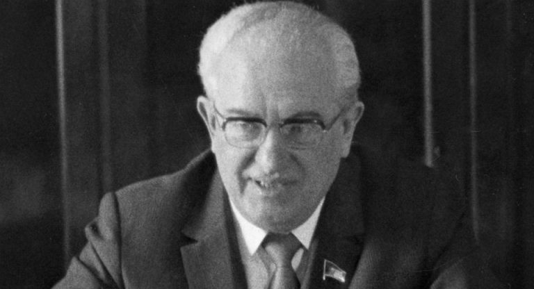 052718-09-Nuclear-War-1983-Andropov