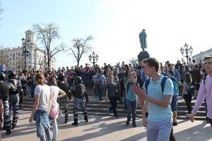 Russian Anti-Corruption Activists Jailed for 'Inciting Riots' with Tweets