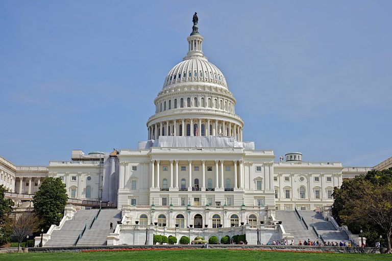 062418-01-Politics-Moderate