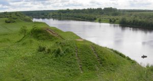 Contact Between the Vikings and Eastern Europe 21 Contact Between the Vikings and Eastern Europe