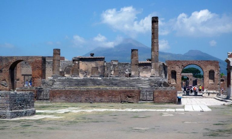 090818-34-Pompeii-Ancient-History-Rome-Roman