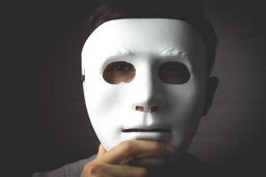 Why Do So Many People Fall for Fake Profiles Online? 20 092018-01-Social-Media-Internet