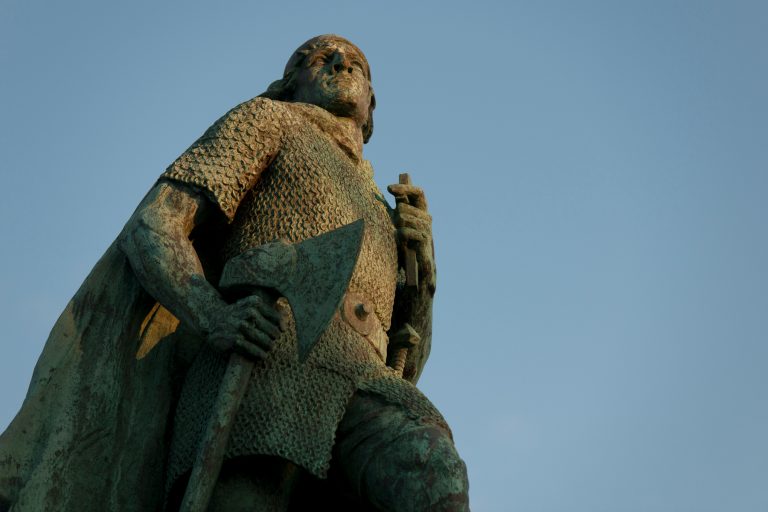092018-05-Medieval-Middle-Ages-History-Iceland