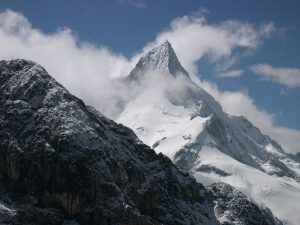 Sacred Politics: Inca Huacas for Political and Social Organization 39 Sacred Politics: Inca Huacas for Political and Social Organization