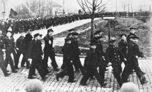 Dictatorship and Totalitarianism in World War II 30 Dictatorship and Totalitarianism in World War II
