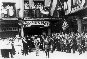 Dictatorship and Totalitarianism in World War II 38 Dictatorship and Totalitarianism in World War II