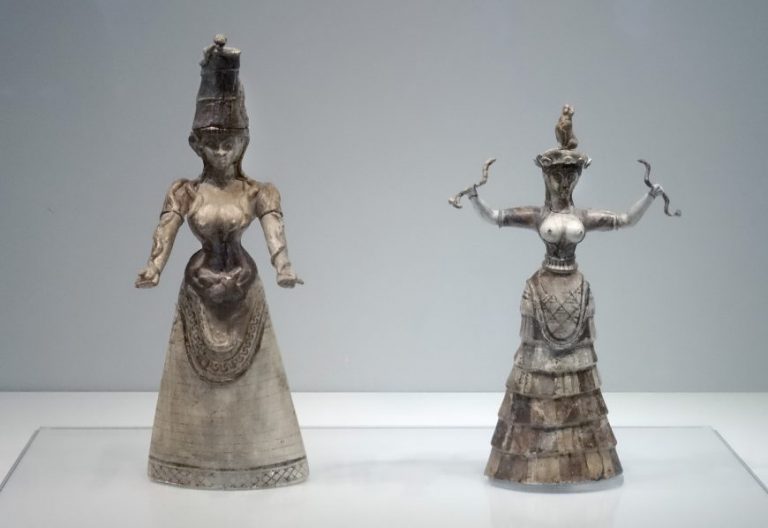 101818-103-Ancient-Art-History-Minoa-Snake-Goddess