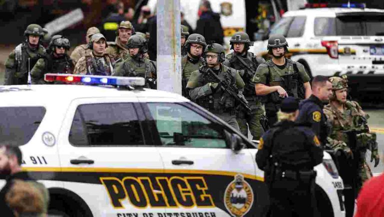 102718-01-Mass-Shooting-Guns-Pittsburgh-Synagogue