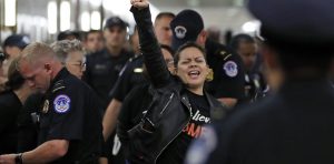 Extreme Political Polarization Weakens Democracy - Can the U.S. Avoid It? 134 110118-01-Politics-Polarization