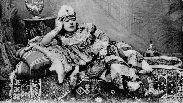 A cross-dressing male dancer, or <i>köçek>/i>, in the Ottoman Empire, nineteenth century