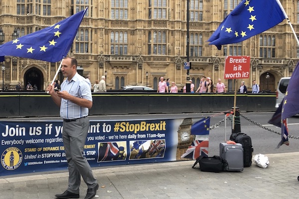 011818-01-MAGA-Brexit-Populism