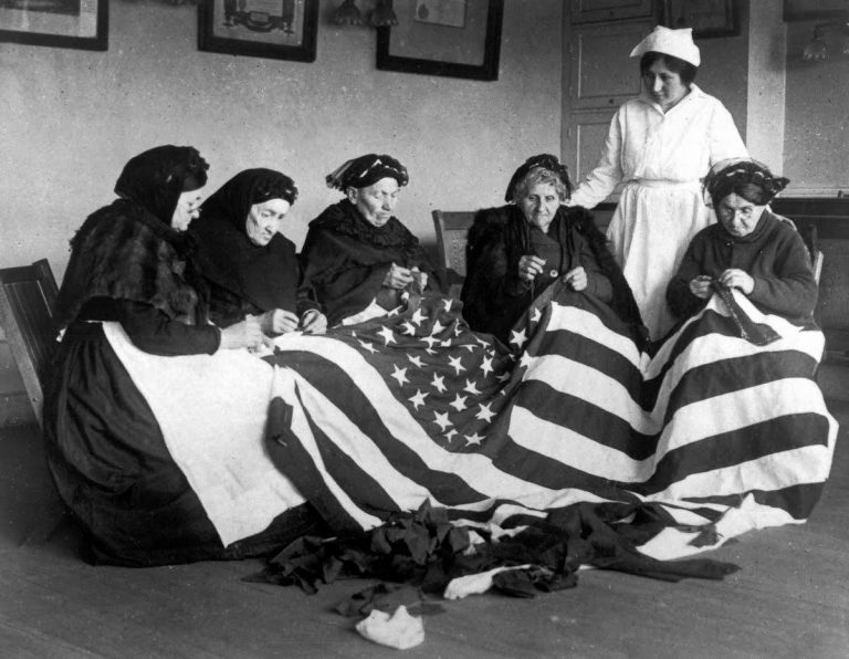 050519-102-History-Women-Immigration