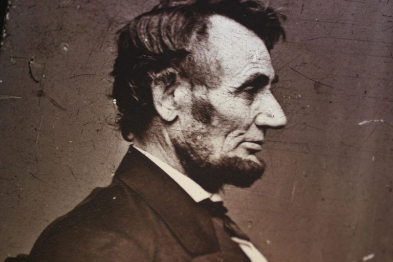 061219-28-History-Abraham-Lincoln-Matthew-Brady-Photography