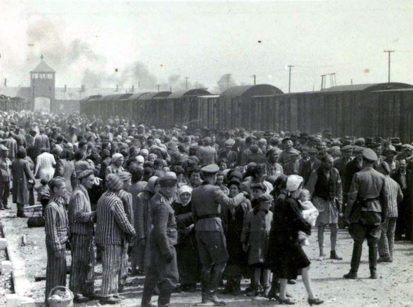 WWII-CONCENTRATION CAMP-AUSCHWITZ
