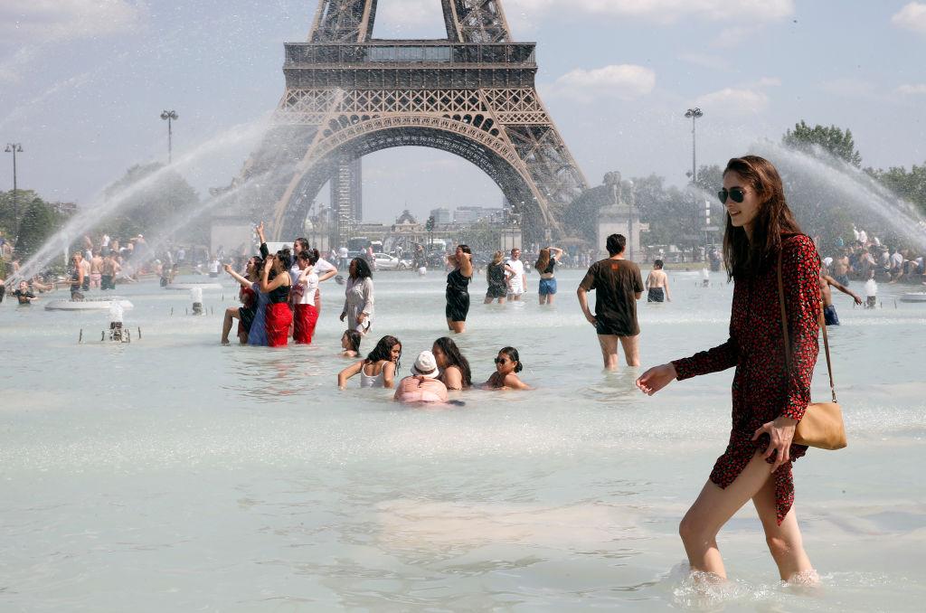 Paris Breaks All-Time High Temperature as Heat Wave Grips ...