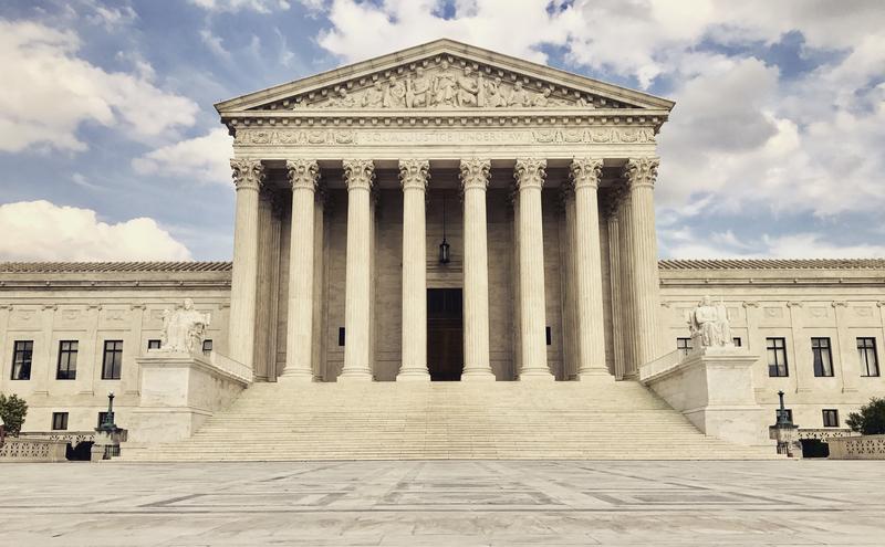 100419-06-Supreme-Court-Abortion